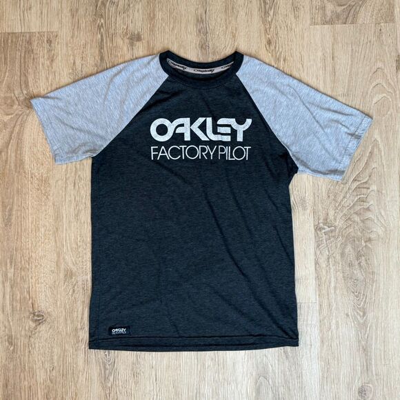 Oakley Factory Pilot Raglan T-Shirt Gray Black Size S Athletic Graphic - Picture 1 of 6